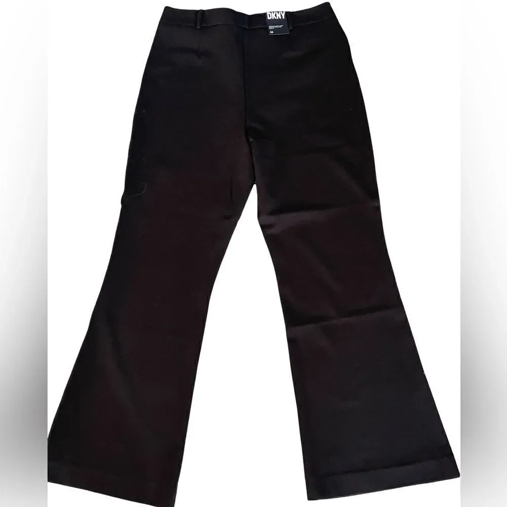 DKNY Flare Leg pants with front zip pockets Size: 14 Color: Black
